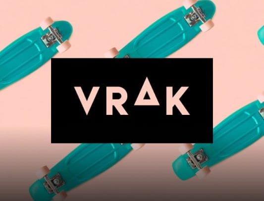 VRAK Logo sur fond rose